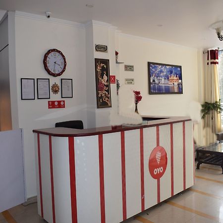 Oyo 10322 Hotel Raja Palace Νταραμσάλα Εξωτερικό φωτογραφία