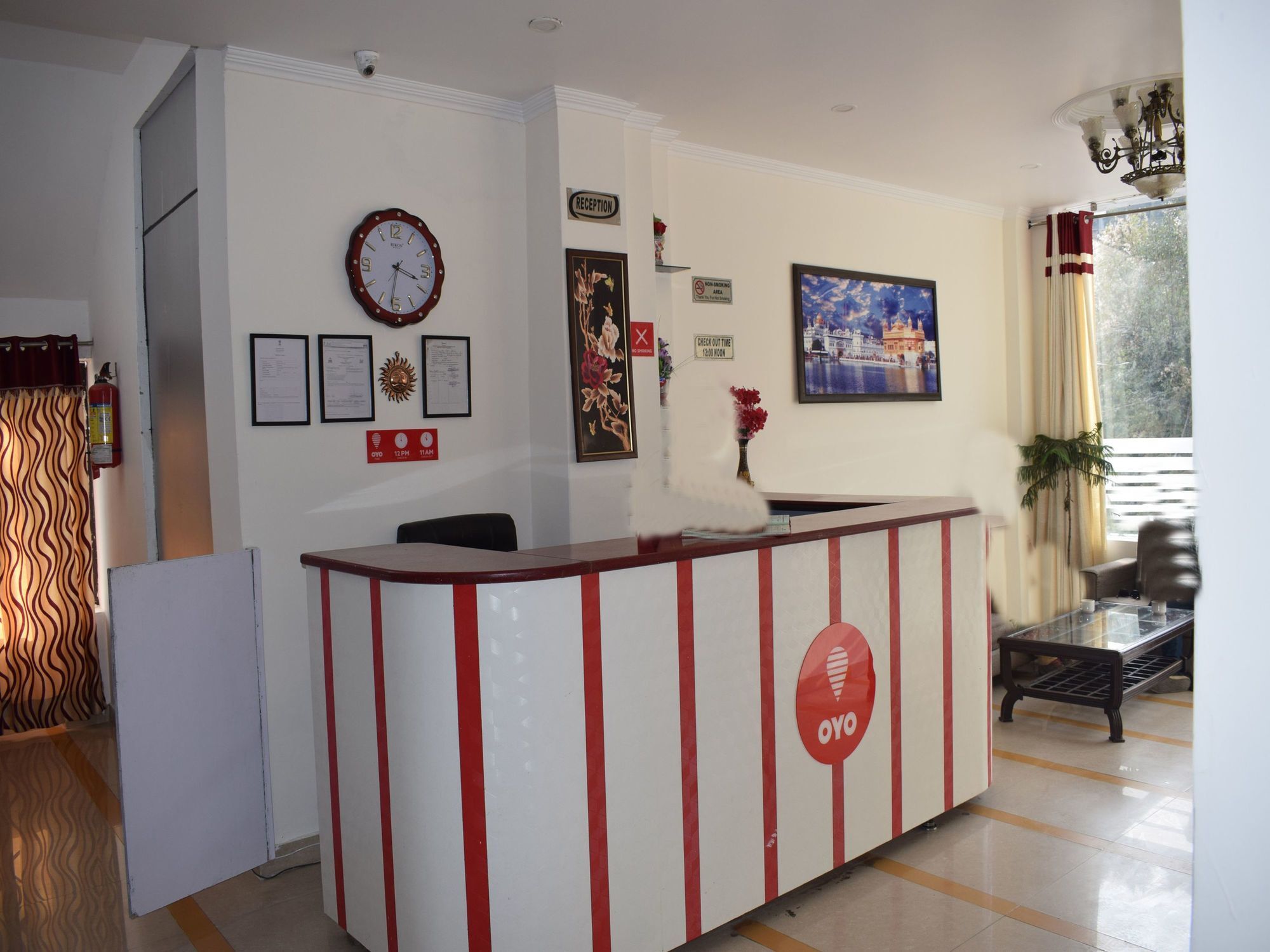 Oyo 10322 Hotel Raja Palace Νταραμσάλα Εξωτερικό φωτογραφία