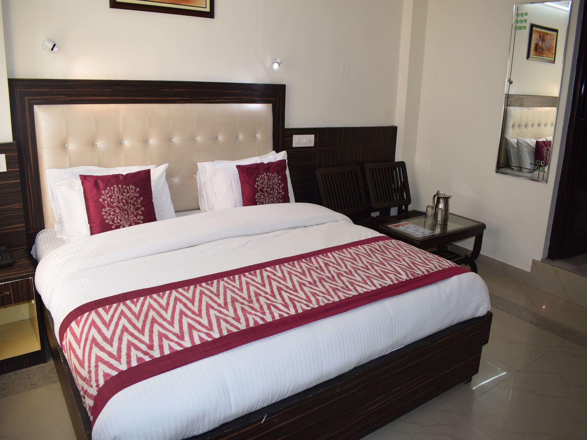 Oyo 10322 Hotel Raja Palace Νταραμσάλα Εξωτερικό φωτογραφία